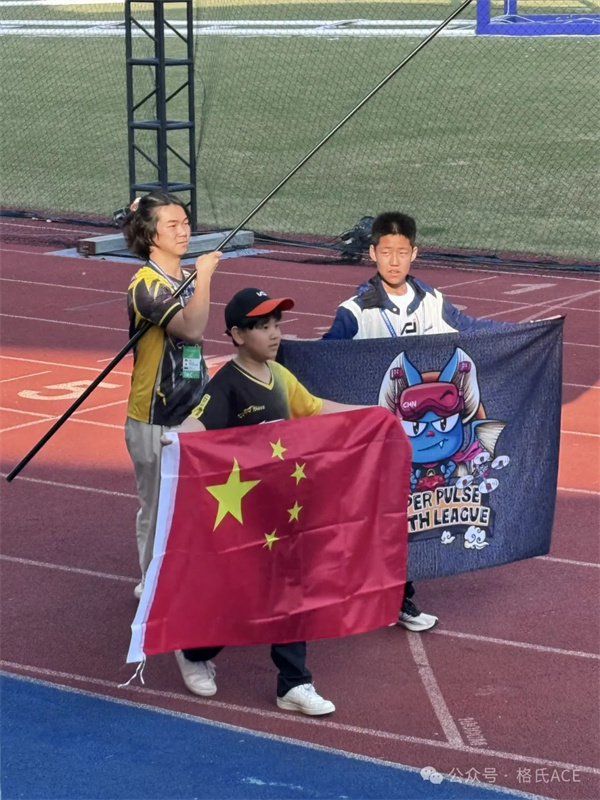 龍隊、小白、果果
